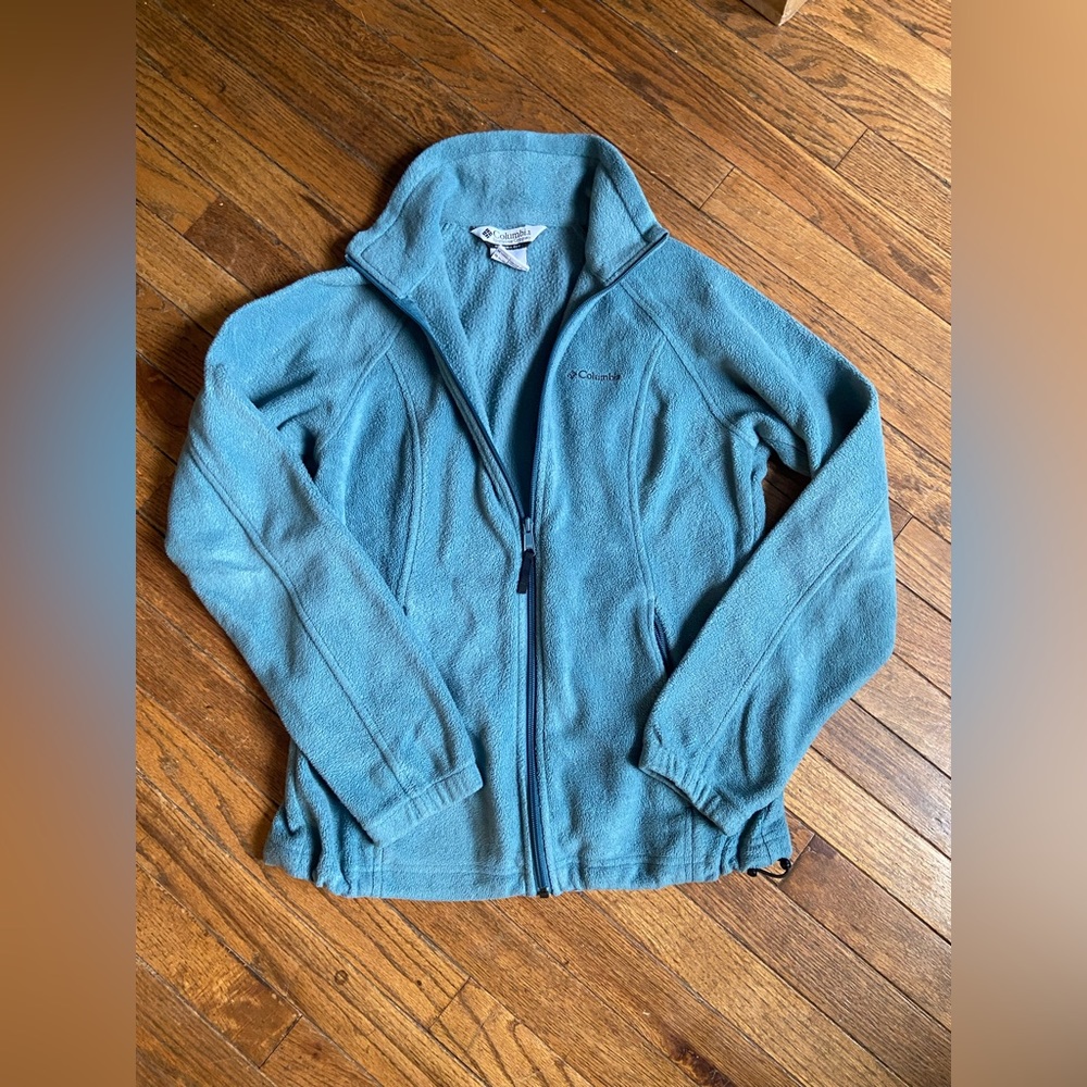Columbia fleece. Barely used. In good condition.